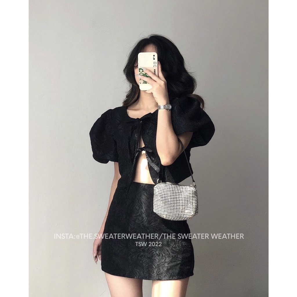 SET ÁO TRẮNG - ĐEN - ĐỎ HOA NỔI CỘT DÂY THẮT NƠ + CHÂN VÁY