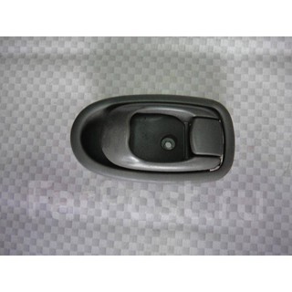 Tay mở cửa trong Kia Spectra