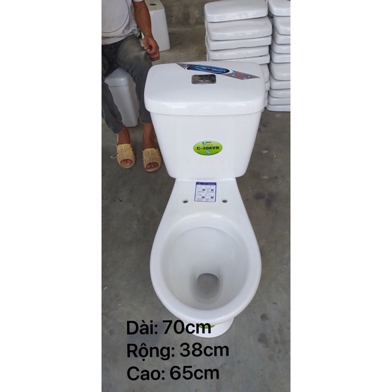 Bồn cầu nhấn kích thước (D:680; R:370; CAO: 770)mm thái bình đẹp giá rẻ phụ kiện bảo hành 1 năm