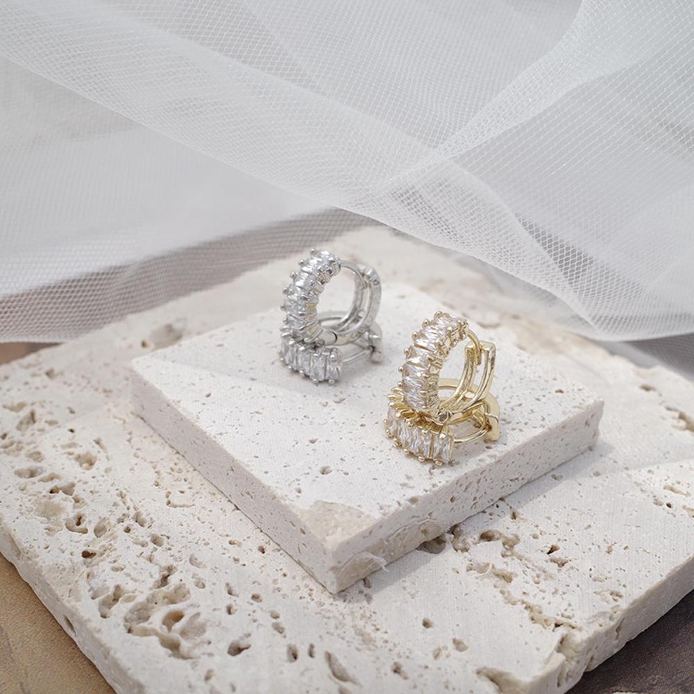 Bông Tai Hình Tròn Đơn Giản Phong Cách Cổ Điển Mới Cho Nữ