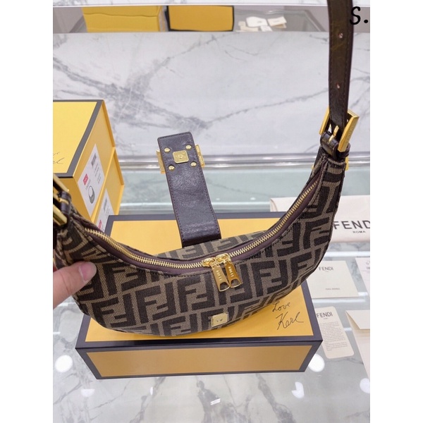 Túi xách Fendì kẹp nách sz 25 siêu xịn, form chuẩn