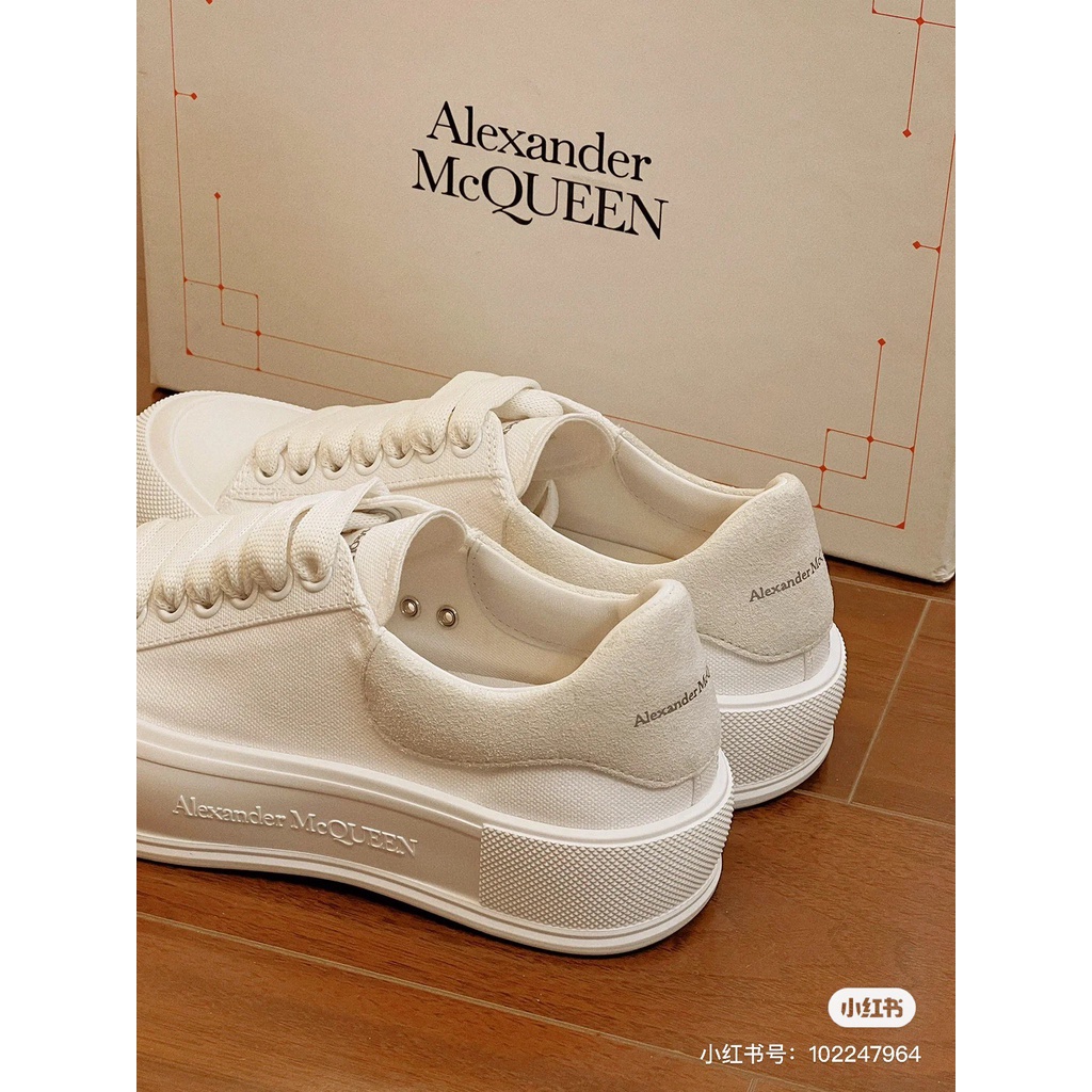 Giày Sneaker Nữ Oversized