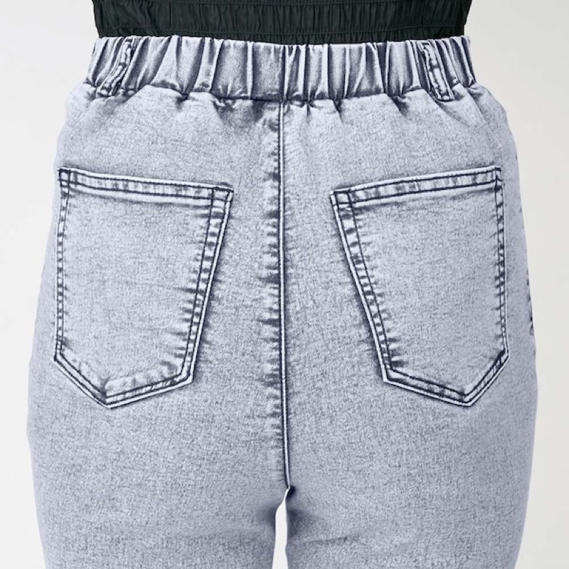 Quần skinny đen thời trang của GU -Nhật