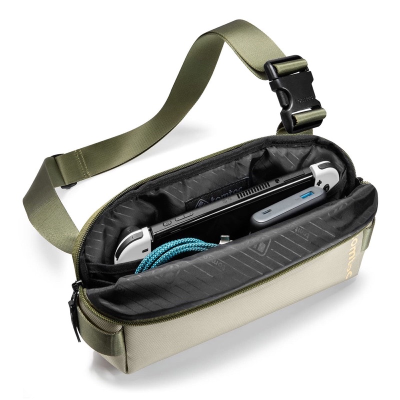 TÚI ĐEO CHÉO TOMTOC  LIGHTWEIGHT SLING BAG GREEN