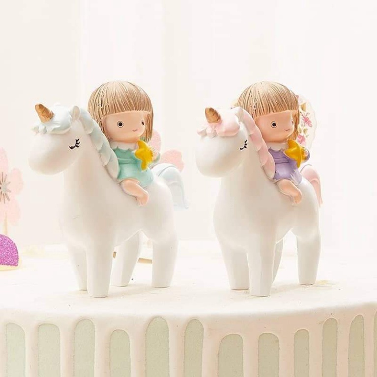 trang trí bánh kem sinh nhật [FREESHIP❤️] bé gái cưỡi ngựa dễ thương