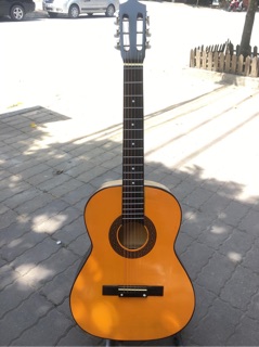 Guitar giá rẻ