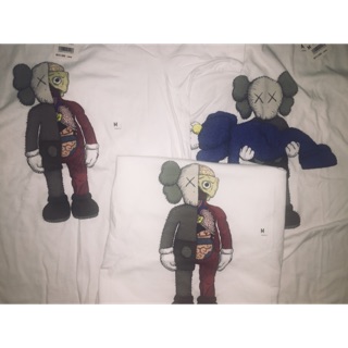 Áo uniqlo x kaws