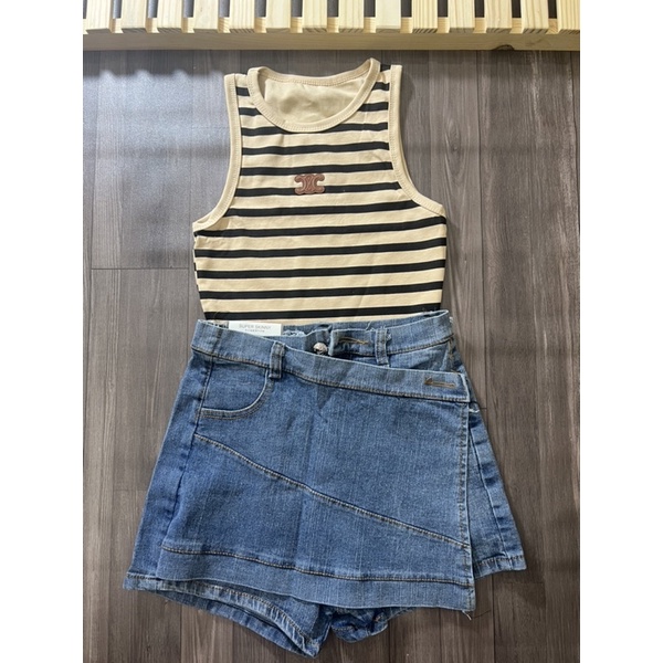 Set áo ba lỗ sọc phối tag và quần jean đắp chéo giả váy