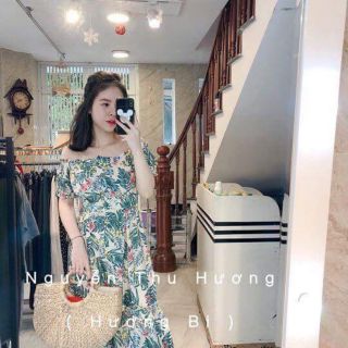 Đầm trễ vai hoa lá