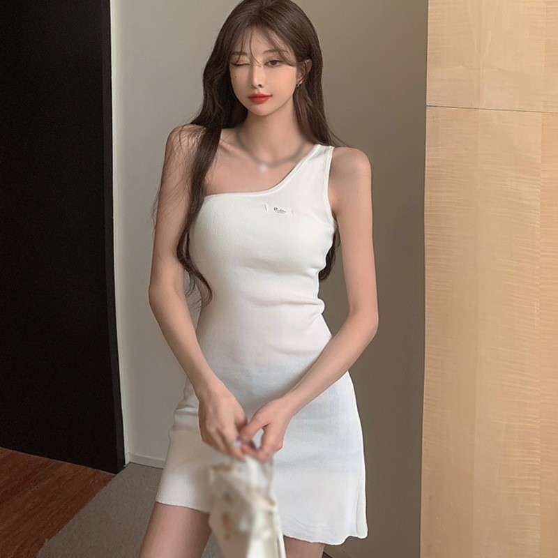 Đầm Sát Nách Thiết Kế Độc Đáo Cho Phái Nữ