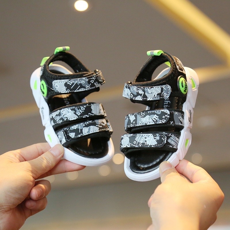 SANDAL HOẠ TIẾT RẰN RI CHO BÉ TRAI ĐẾ MỀM