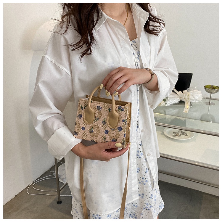Túi cói JASMIN NOIR Nắp Gập Bằng Rơm Đính Hoa Cho Nữ
