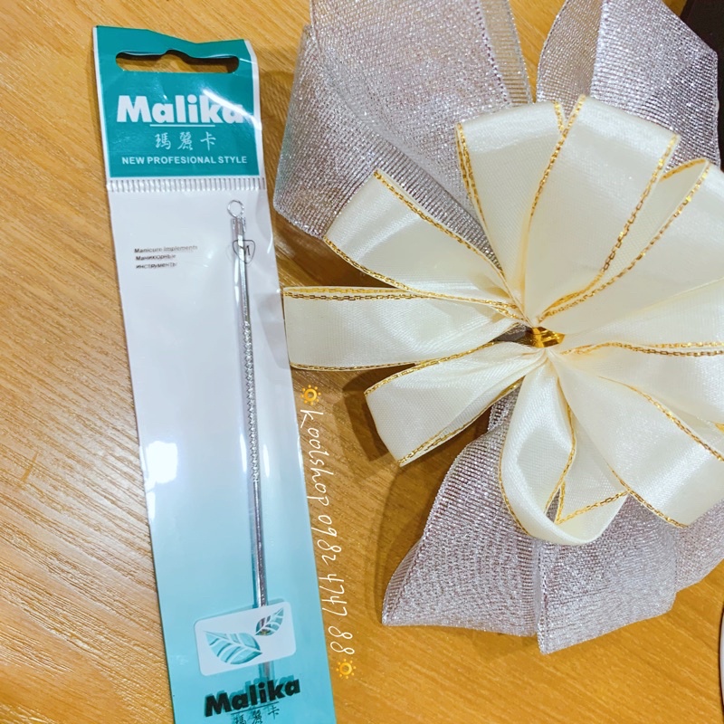 Que nặn mụn makila sản xuất từ thép chống rỉ