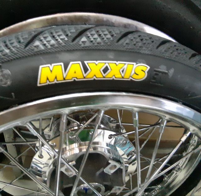 Bánh căm EXCITER đời 150 căm đùm mạ crom full vỏ ruột MAXXIS trước 250 sau 275 gắn zin