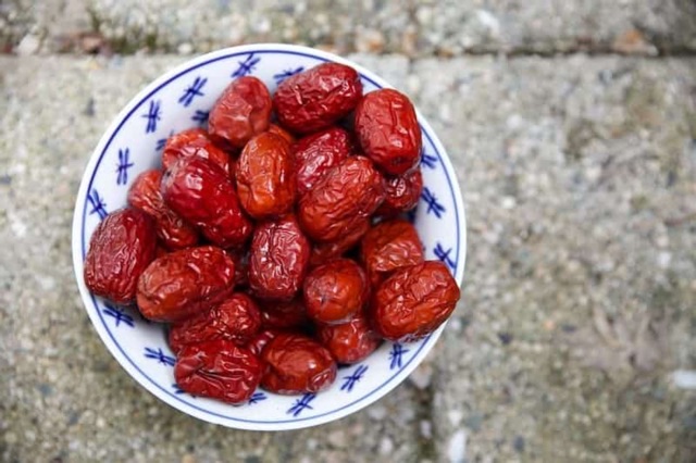 Táo đỏ Tân Cương, táo Tàu đen 1kg táo đỏ to, dày dùng làm trà và nấu ănDược Liệu Quý