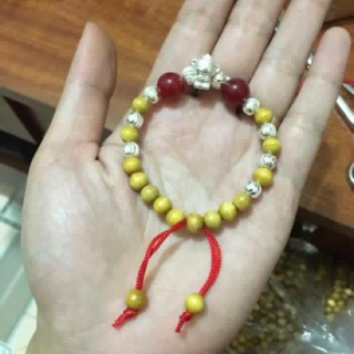 Vòng dâu tằm cho bé tuổi thân