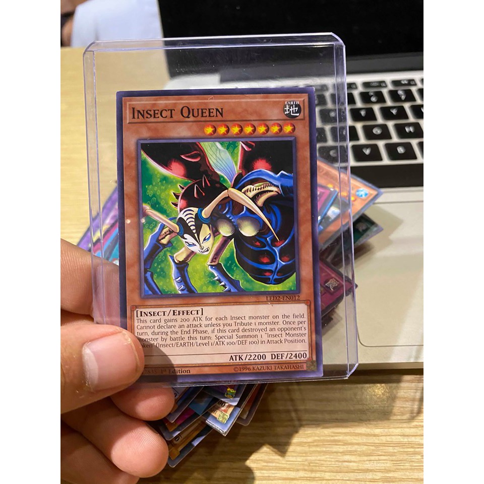 Lá bài thẻ bài Yugioh Insect Queen - Tặng bọc bài nhựa bảo quản