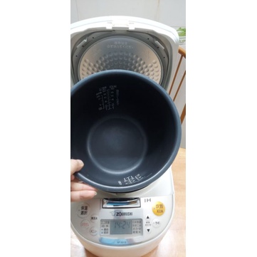 Nồi cơm điện cao tần zojirushi 1L8