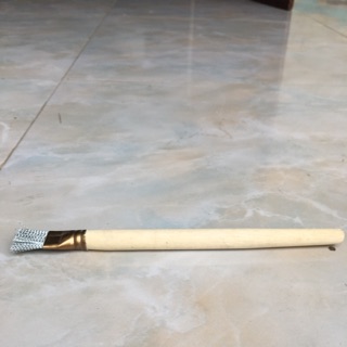Bút chổi vệ sinh lốc máy