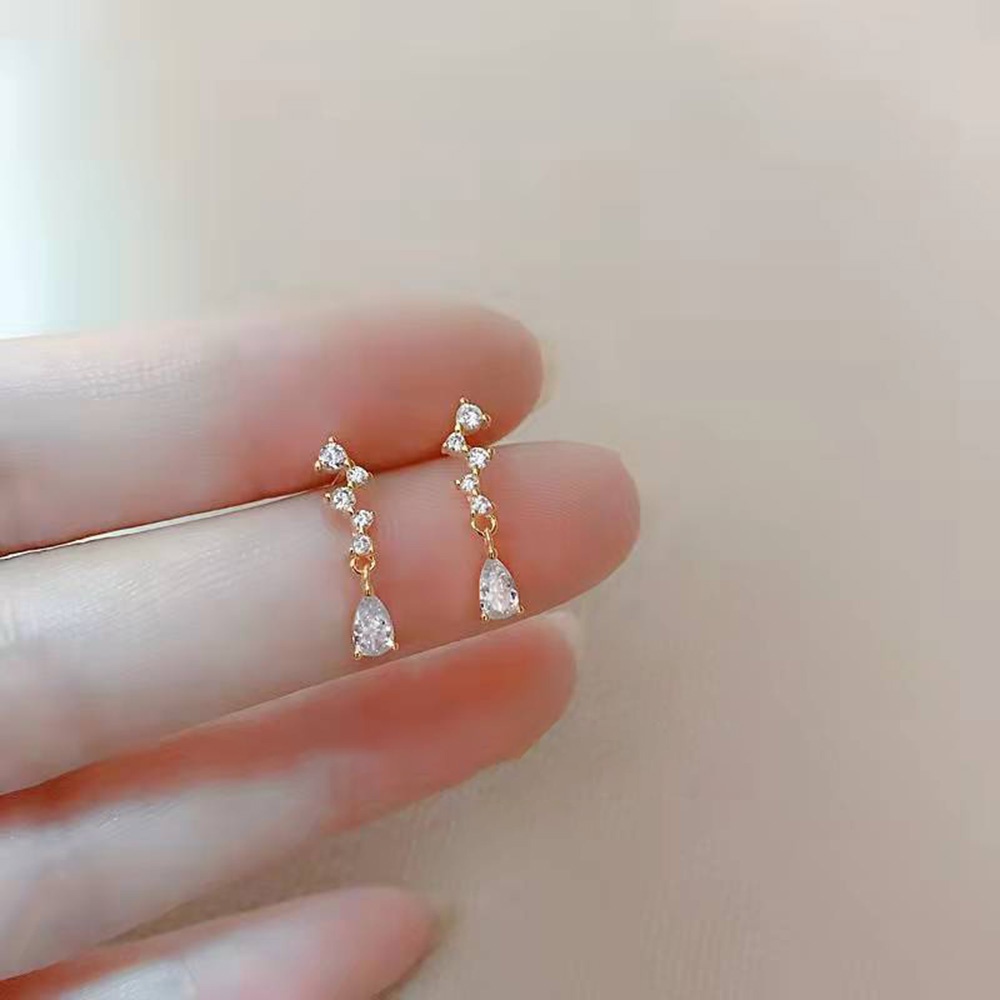 Khuyên Tai Hình Giọt Nước Đính Đá Phong Cách Pháp Đơn Giản Và Thời Trang Cho Nữ