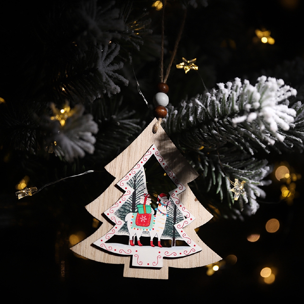 Cây thông Noel bằng gỗ trang trí ngày Giáng Sinh