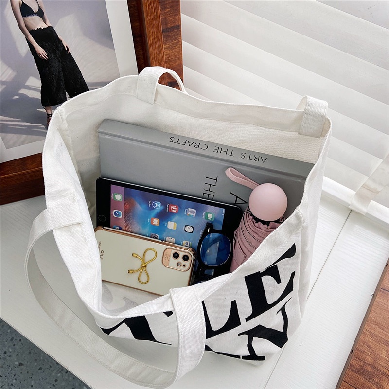 Túi Tote Bằng Vải Canvas 2 Màu Họa Tiết Đẹp Mắt Phổ Biến Để Lựa Chọn