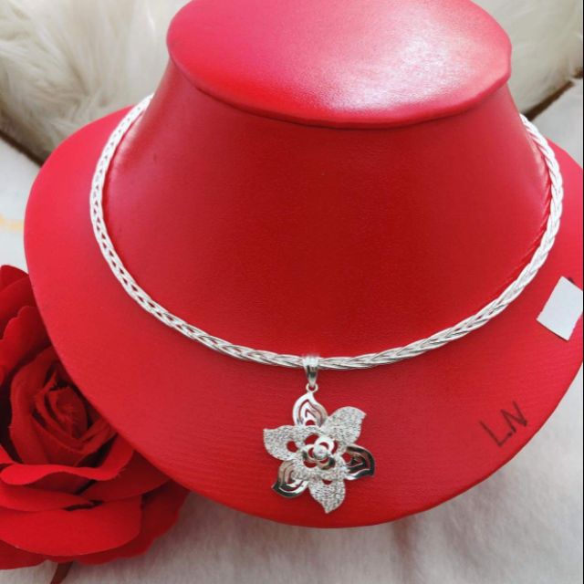 Kiềng cổ mặt hoa bạc