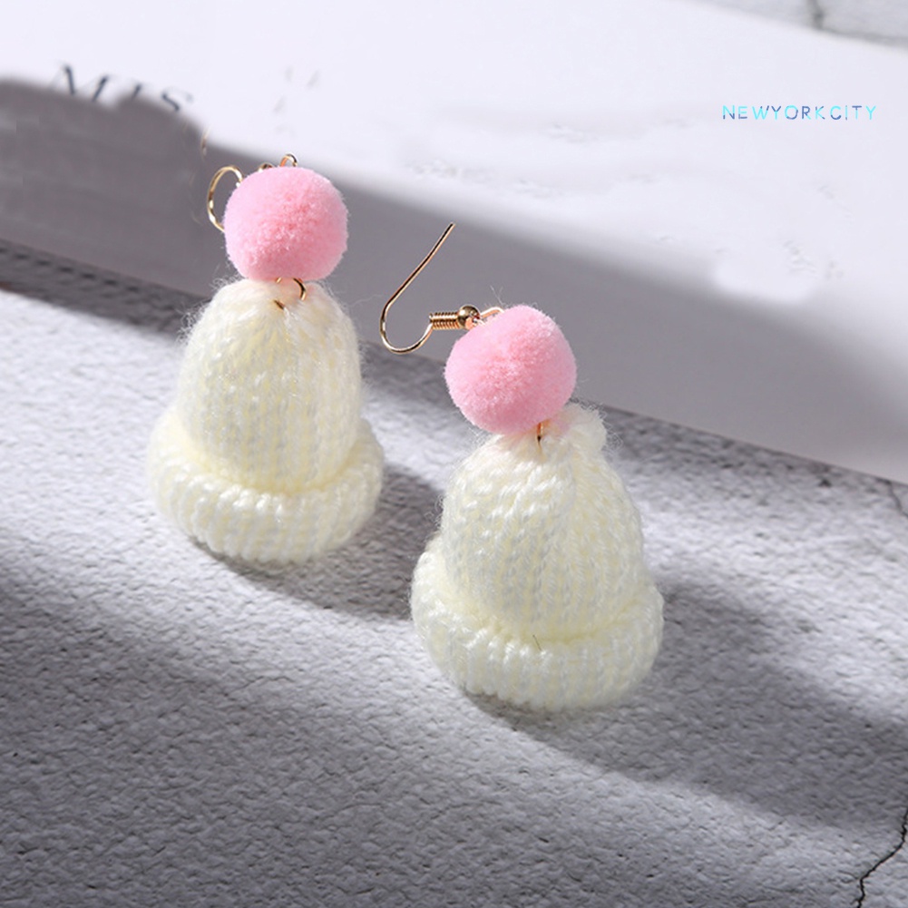 Khuyên Tai Dáng Dài Đính Quả Cầu Lông Xù Đáng Yêu Cho Nữ