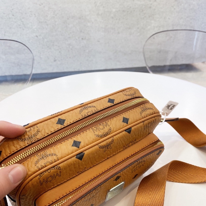 Túi đeo chéo MCM thời trang 2022