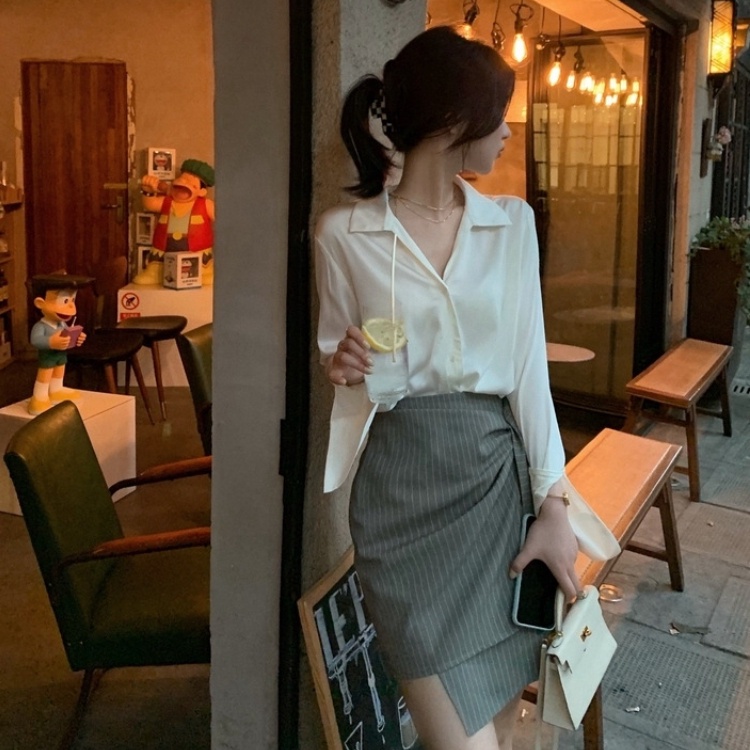 Áo sơ mi cổ bẻ chữ V/ Chân váy ngắn PERTY phong cách Hàn Quốc trẻ trung dành cho nữ