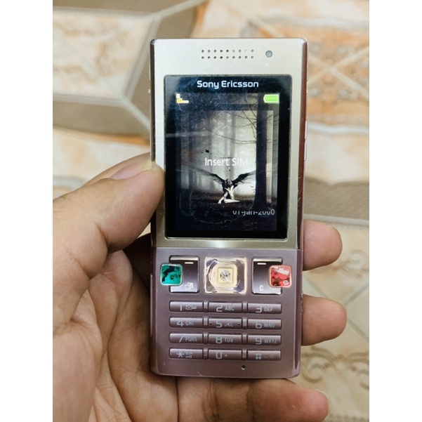 Điện thoại Sony Ericsson T700 như hình st