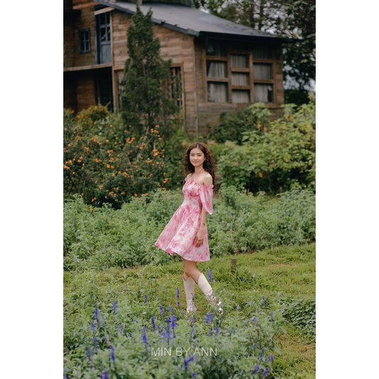 Đầm xoè chất tơ ánh cao cấp hoạ tiết hoa hồng Calantha dress