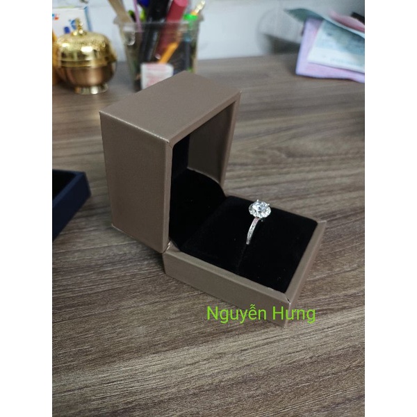 Hộp để nhẫn bằng da cao cấp