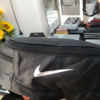 Túi bao tử Nike
