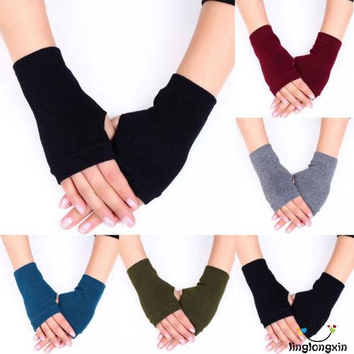 Đôi găng tay chất liệu len cashmere hở ngón giúp giữ ấm trong mùa đông cho nữ