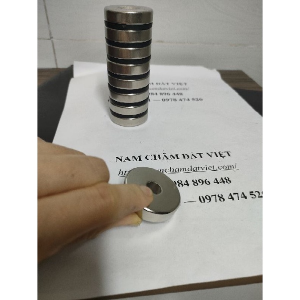 Nam châm tròn có lỗ vát 40*10mm lỗ ren bắt vít chìm