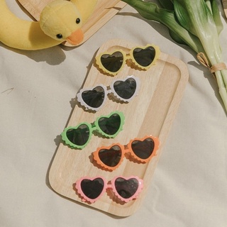 Kính mát hình trái tim viền ren trang trí cho thú cưng khi đi du lịch phong cách Hàn Quốc