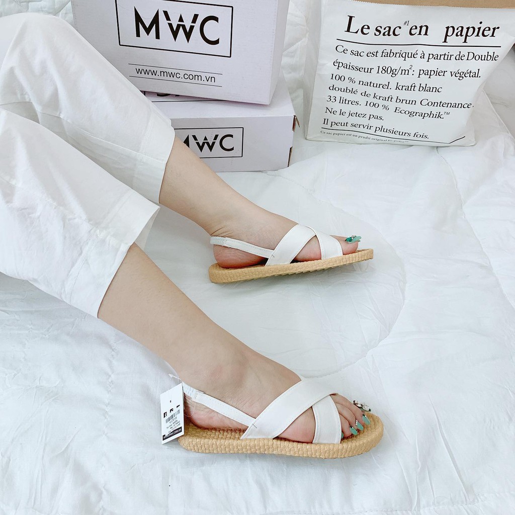 Giày Sandal Nữ MWC Đế Bệt Cao Su Quai Chéo Cá Tính NUSD- 2721