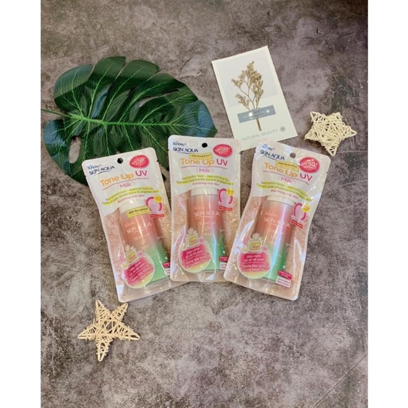 Kem Chống Nắng Sunplay Skin Aqua Nâng Tone Nhẹ Nhàng, Dưỡng Trắng Da - Sunplay Skin Aqua Tone Up UV SPF50+ PA++++ 50g