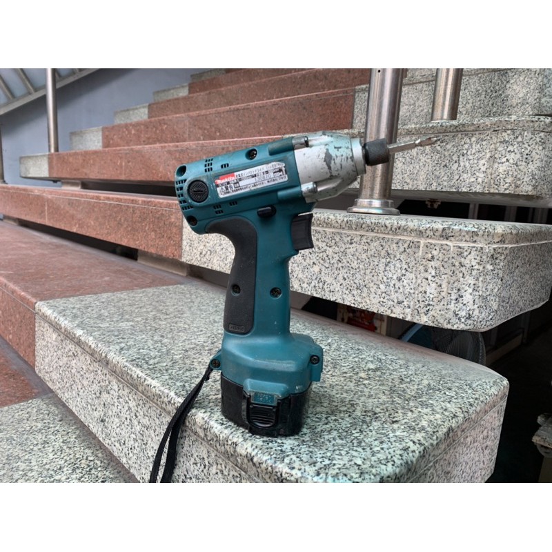 Bắn vít Makita 6916D 12v  nội địa Nhật.