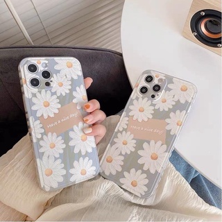 Ốp hoa cúc xanh viền tim