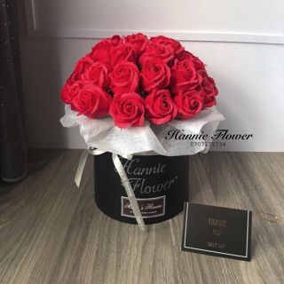 [Hannie Flower] Lẵng hoa sáp hộp đỏ