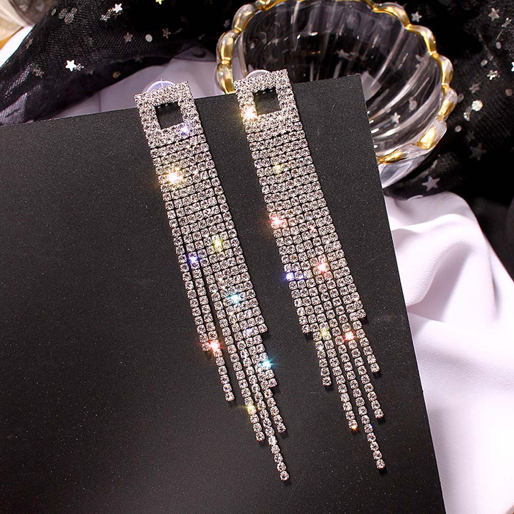 Khuyên Tai Nữ Trang Dáng Dài Tạo Hình Độc Đáo