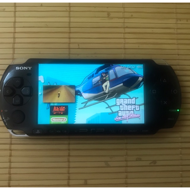 Máy chơi game psp 3k nhật trắng