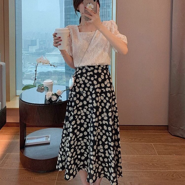 ( có sẵn)  Váy hoa nữ màu đen váy ngắn một chữ 2020 xuân hè mới nhỏ hoa cúc lá sen eo cao váy hoang | BigBuy360 - bigbuy360.vn