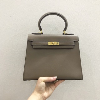 ‼️ Hot hot chị em ơi! Xưởng đang báo sale túi hermes kelly sz 20, 4 màu như ảnh ạ.
