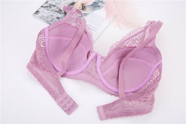 Áo ngực cúp lớn có gọng mút mỏng