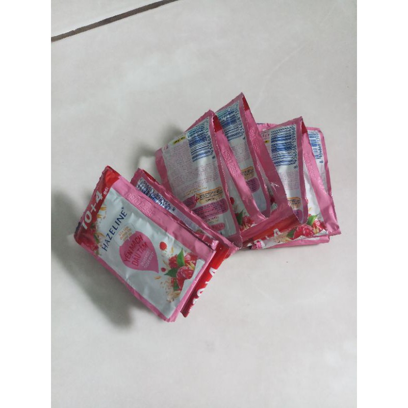 Sữa tắm Hazeline ( dây 14 gói)