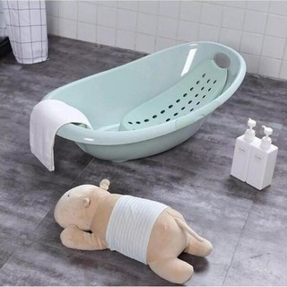 Chậu tắm cho bé có giá đỡ Việt Nhật. Kích thước: 77 x 50 x 32 cm. Tiện dụng cho con yêu.
