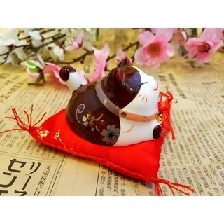 Mèo may mắn chiêu tài